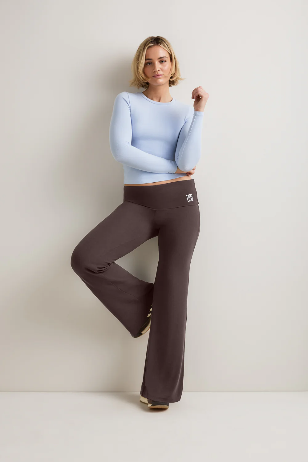 365 Sculpting Lounge Fold Waist Logo Flared Trousers - Espresso - Image 3