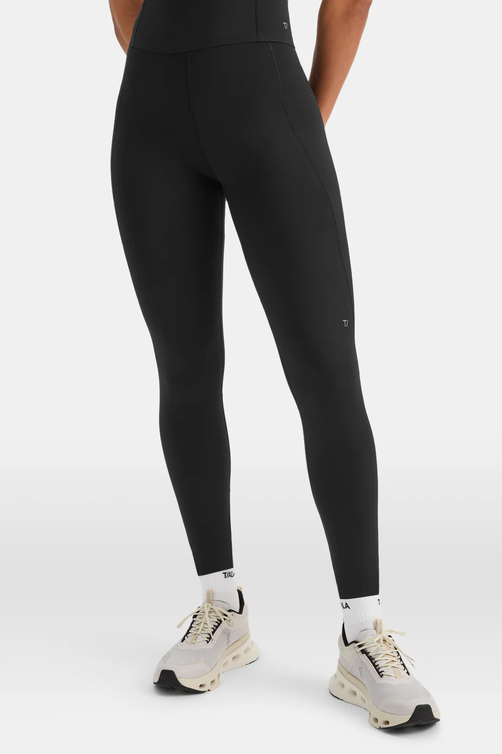 AirForm Built-In Lift Legging - Black - Image 5