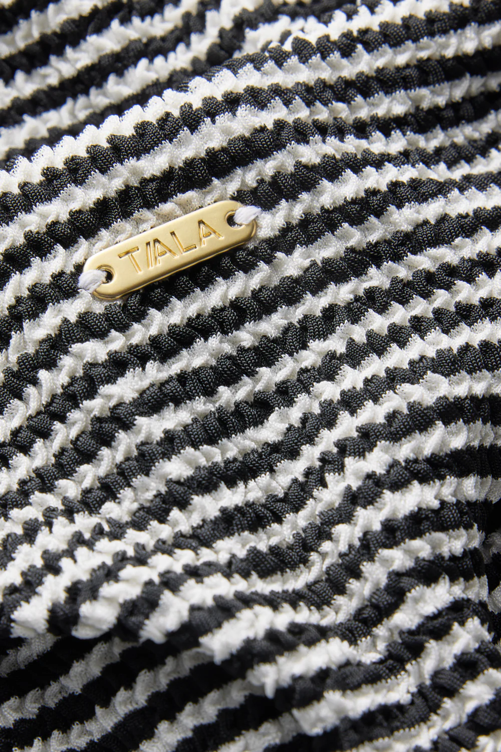 Crinkle Cheeky Bikini Bottom - Ivory / Black - Image 7