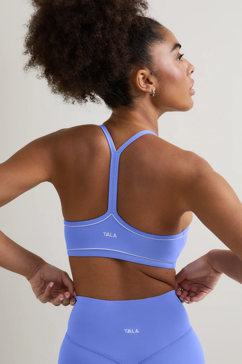 DayFlex Contrast Sweetheart Sports Bra - Iris Blue - Image 4