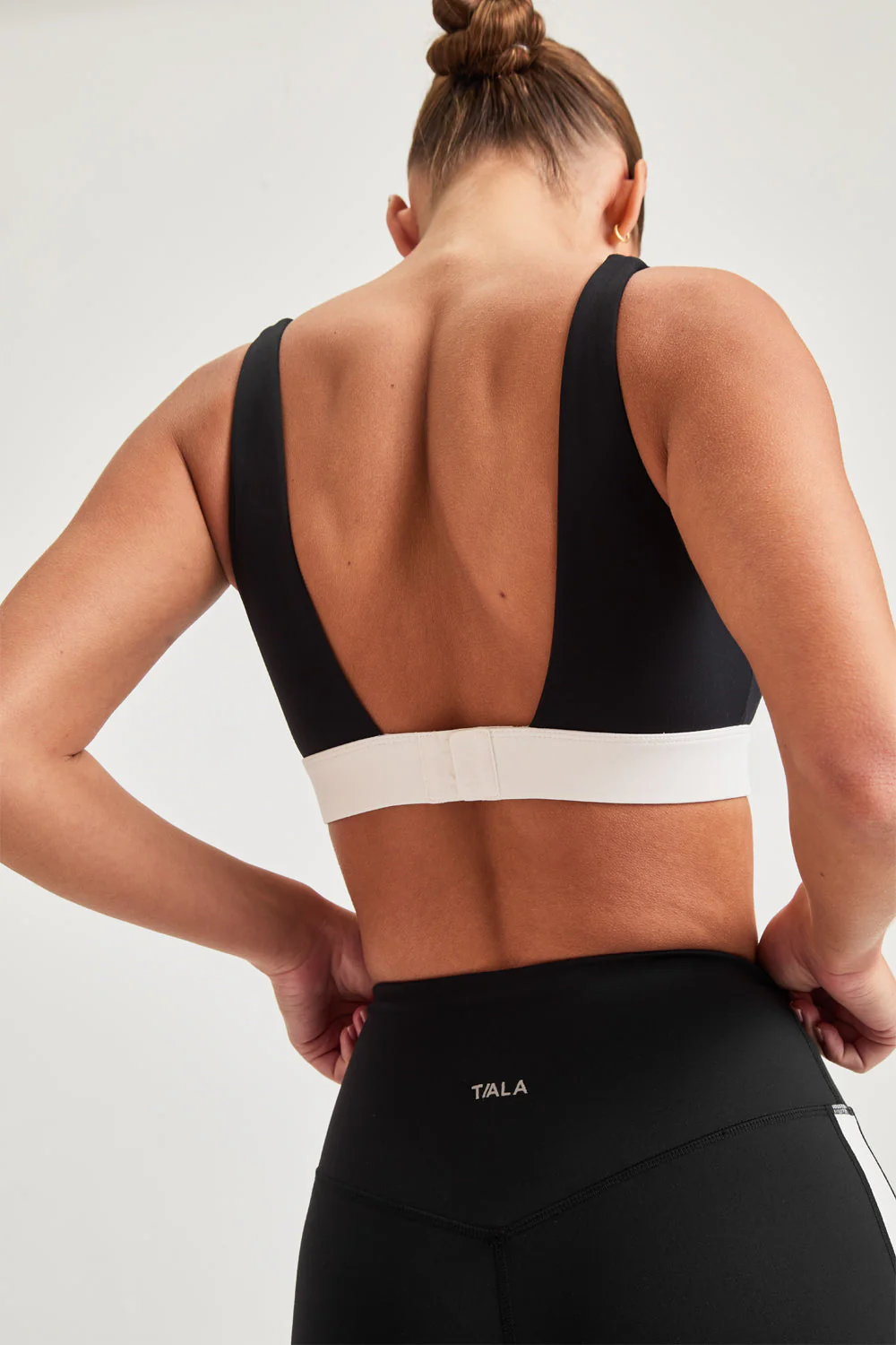 DayFlex Open Back Square Neck Sports Bra - Shadow Black And Ivory - Image 3