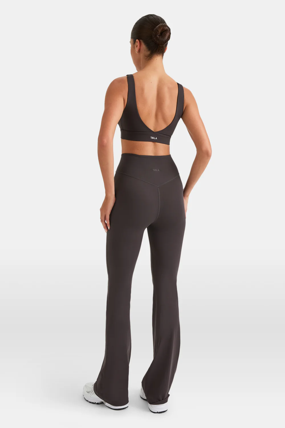 DayFlex V Neck Sports Bra - Cool Espresso - Image 4