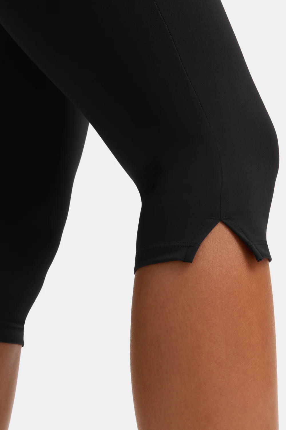 DayFlex Wrap Capri No Front Seam Legging - Shadow Black - Image 7