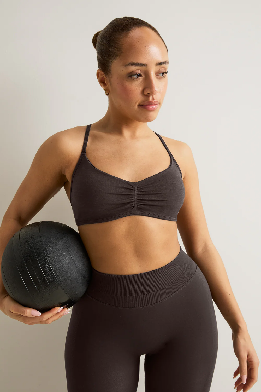 Sculpt Seamless Ruched Cross Back Sports Bra - Americano - Image 3