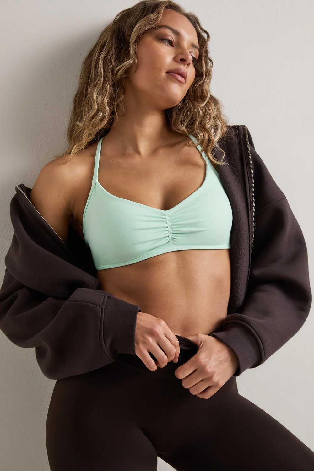 Sculpt Seamless Ruched Cross Back Sports Bra - Soft Mint - Image 4
