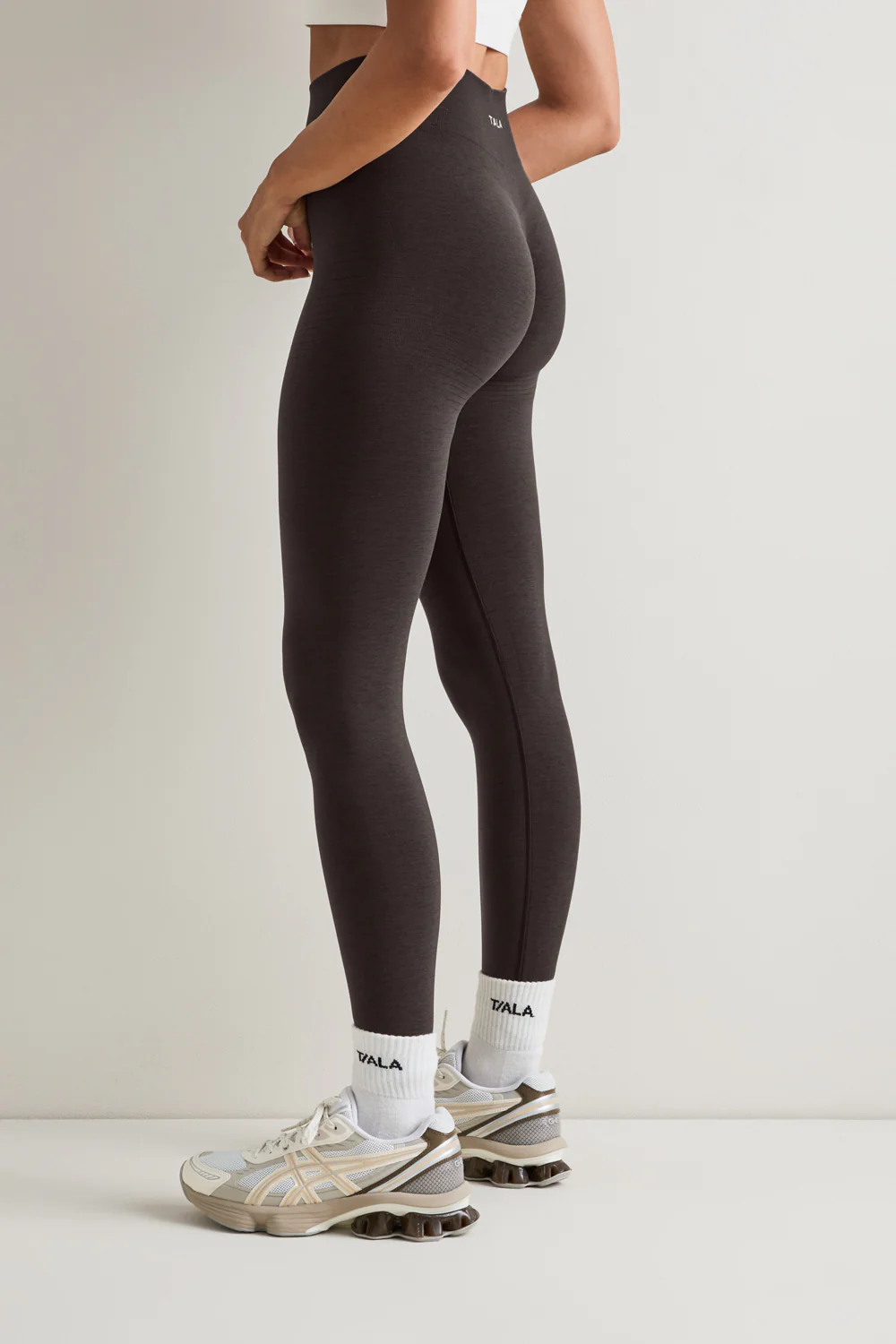 Sculpt Seamless Scrunch Legging - Espresso Brown - Image 3