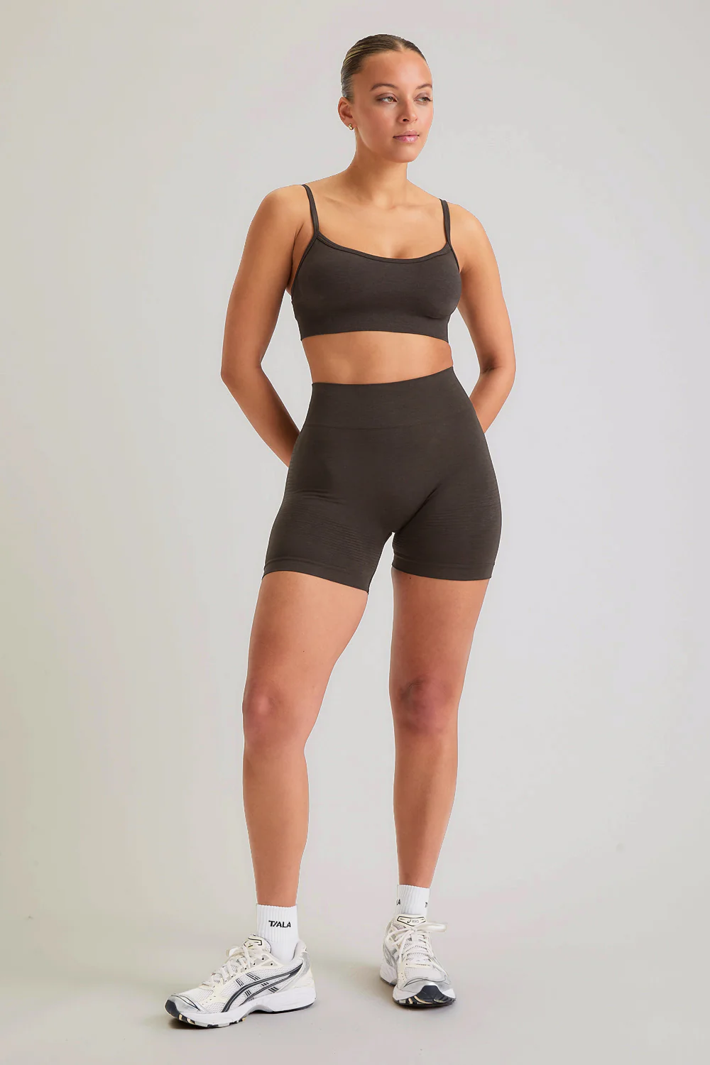 Sculpt Seamless Scrunch Shorts - Espresso Brown - Image 2