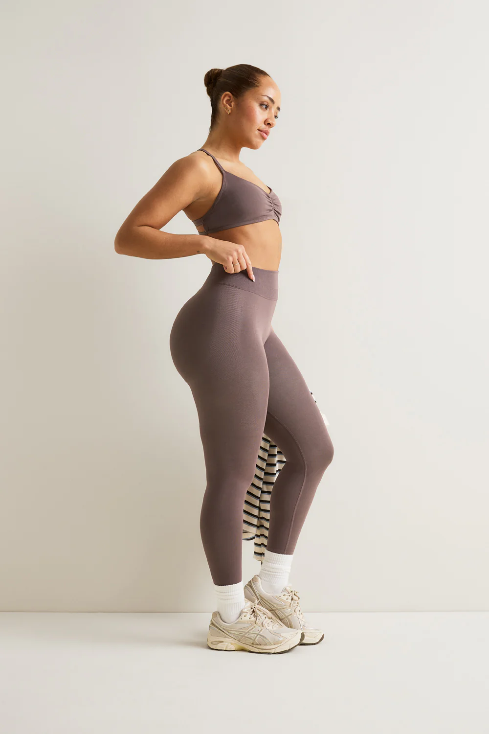 Sculpt Seamless UltraSculpt Legging - Dark Truffle - Image 4