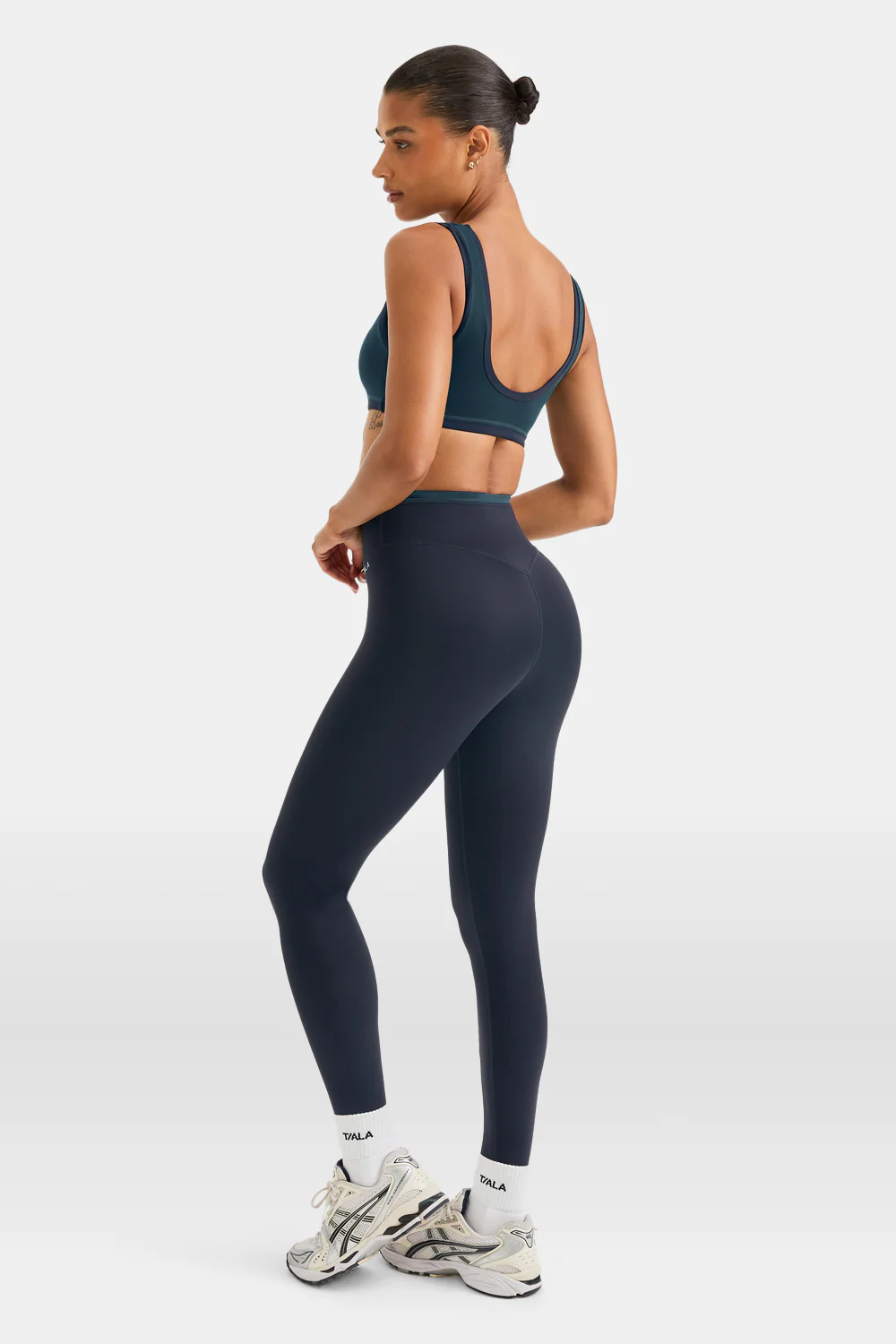 SkinLuxe Contrast Edge Sports Bra - Rich Teal / Midnight Navy - Image 3