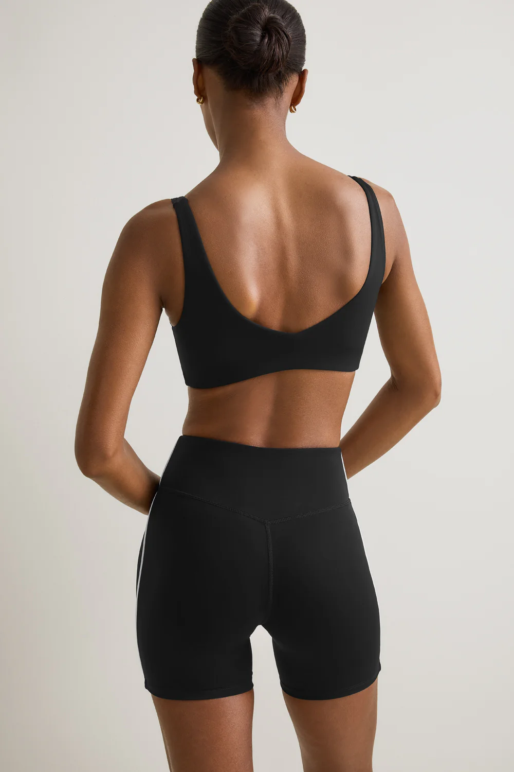 SkinLuxe Contrast Piping Short - Shadow Black - Image 4
