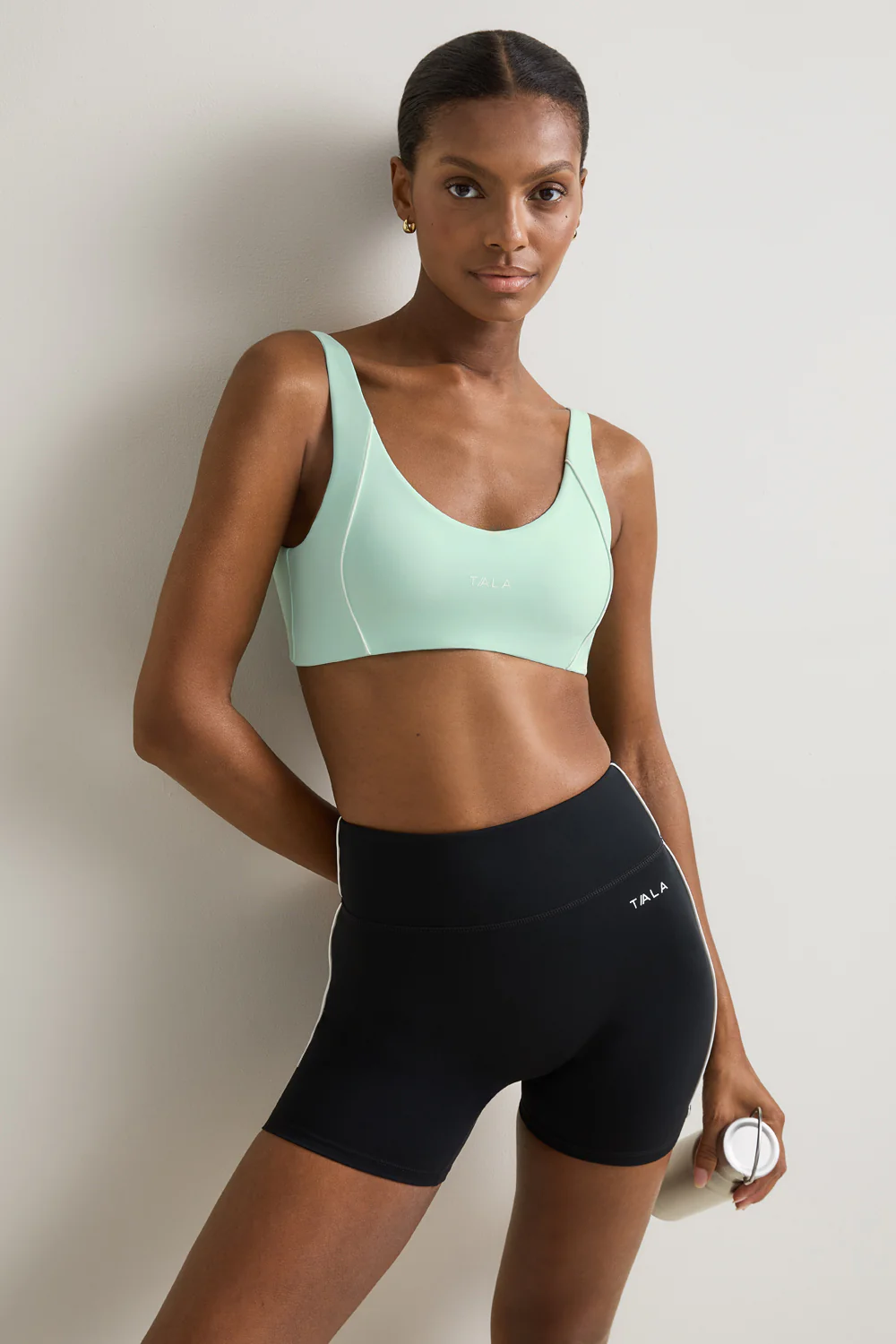 SkinLuxe Contrast Piping Sports Bra - Soft Mint