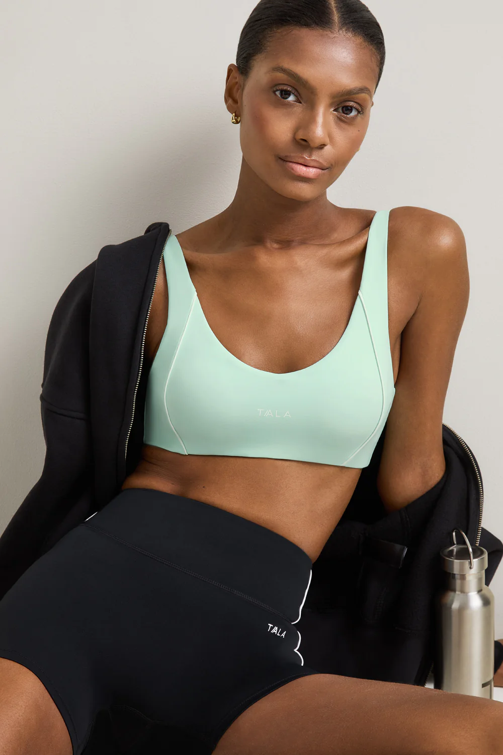 SkinLuxe Contrast Piping Sports Bra - Soft Mint - Image 5