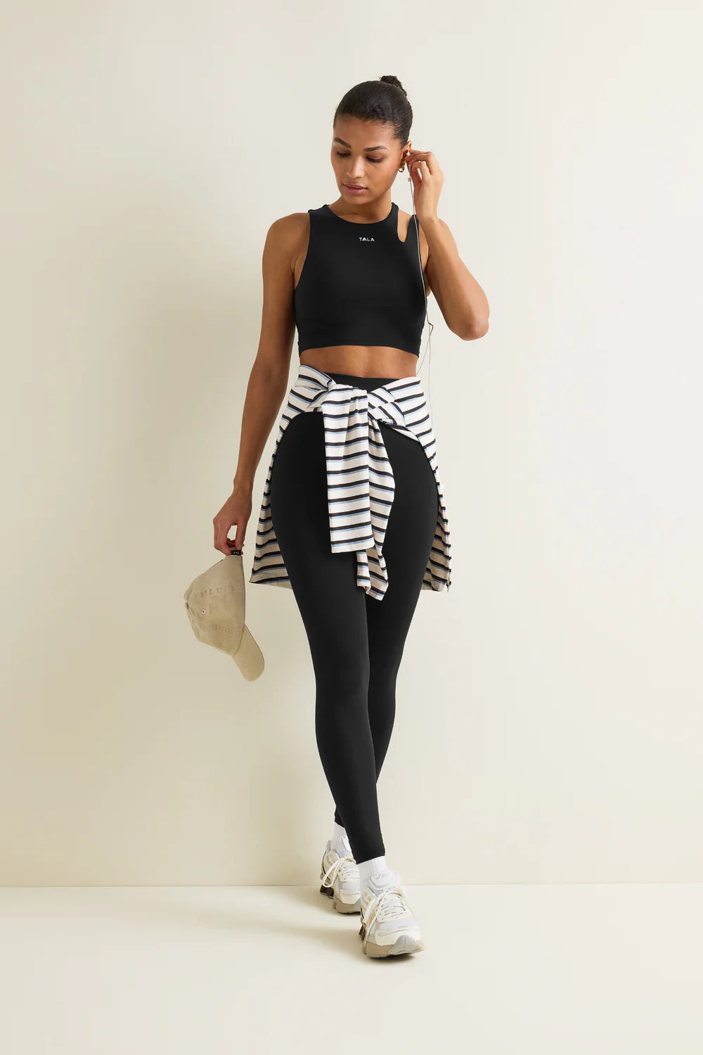 SkinLuxe Longline Sports Bra - Shadow Black - Image 5