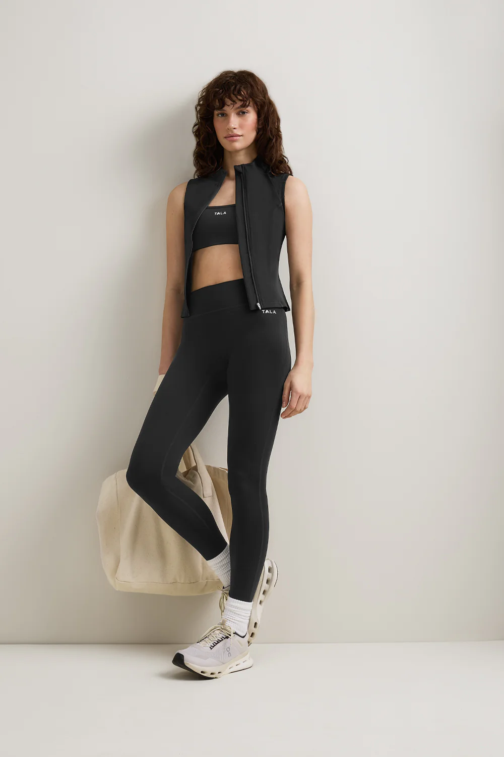 SkinLuxe Sleeveless Zip Through Running Top - Shadow Black - Image 3