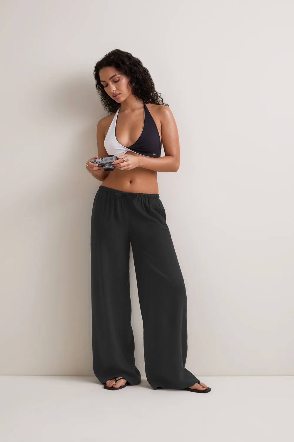 Soft Linen Drawstring Trouser - Shadow Black - Image 3
