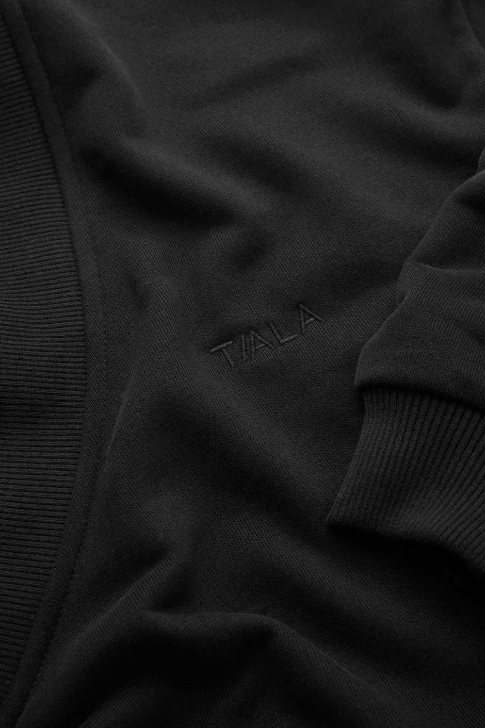 V-Neck Sweatshirt - Black - Image 5